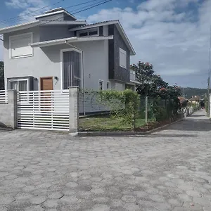 Casa de Férias Casa Nova Confortável E Aconchegante, Garopaba